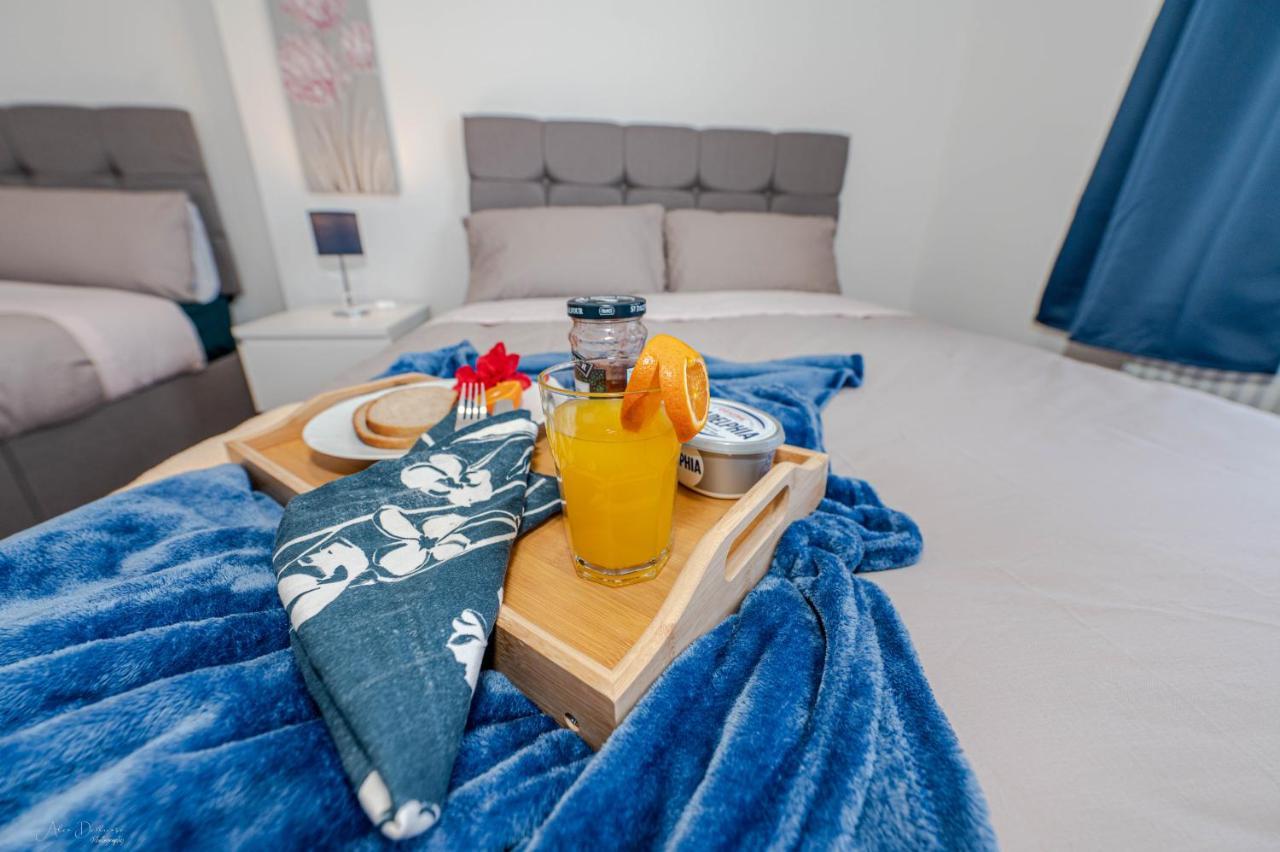 4 Bedrooms,2 Bathrooms House With Free Parking Plumstead  Exteriör bild